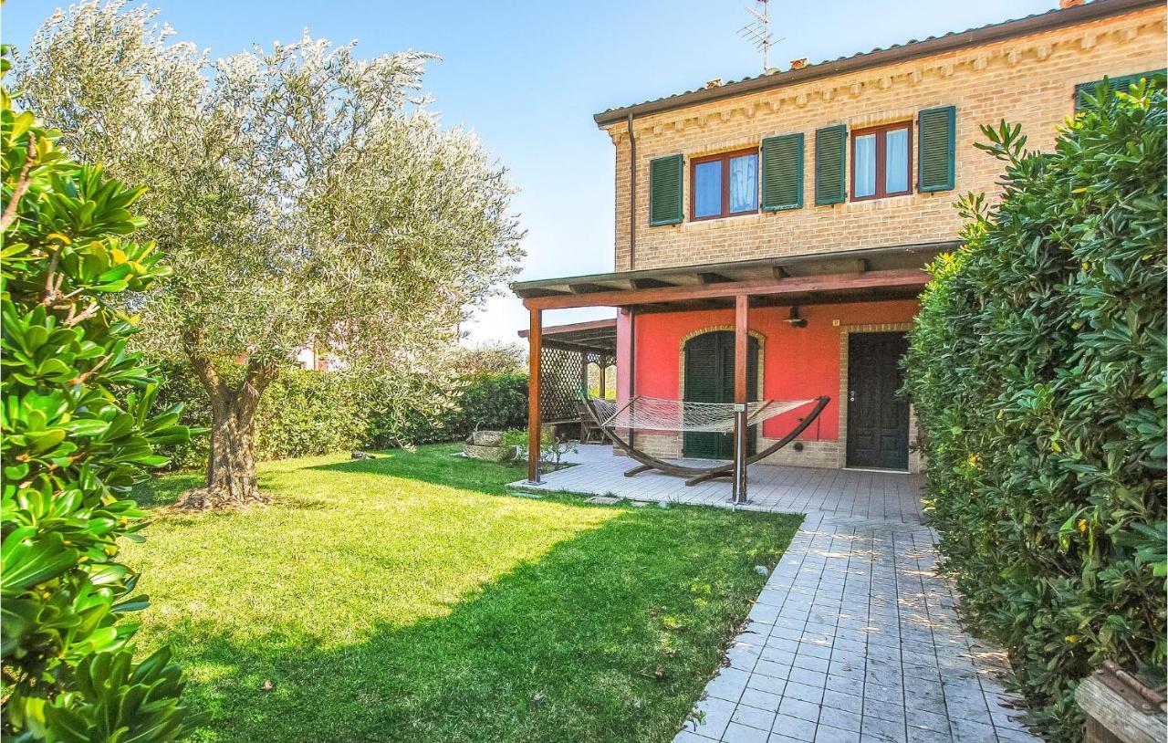 Beautiful Home In Porto Recanati With Wifi Exterior foto